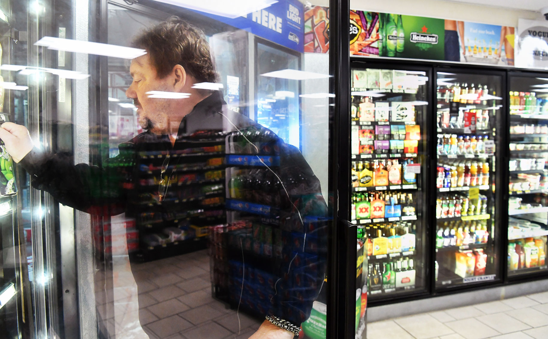 200618.news.rainiergrocery.pd4.jpg